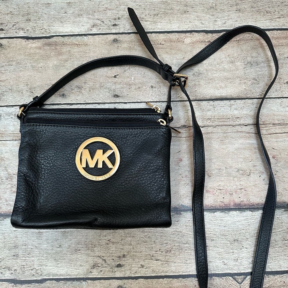 Black Michael Kors Crossbody Purse with Card Holder